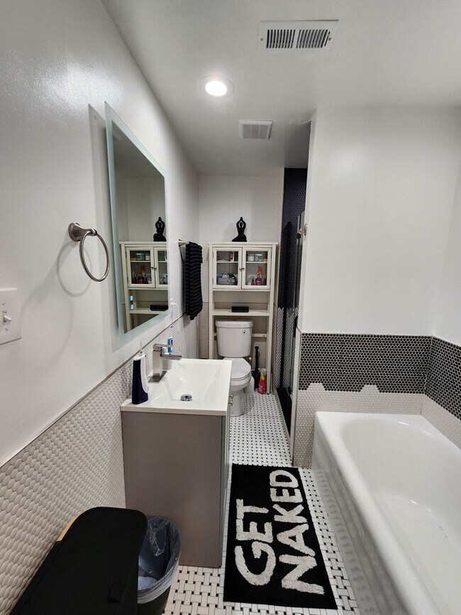 Foto del edificio - 5643 N 11th St