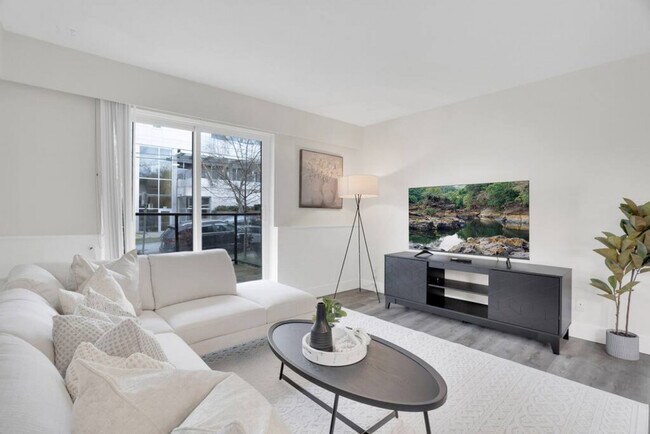 Photo du bâtiment - 2325 Glen Dr