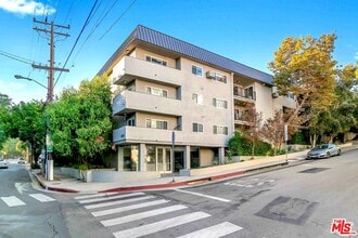 Building Photo - 9005 Cynthia St