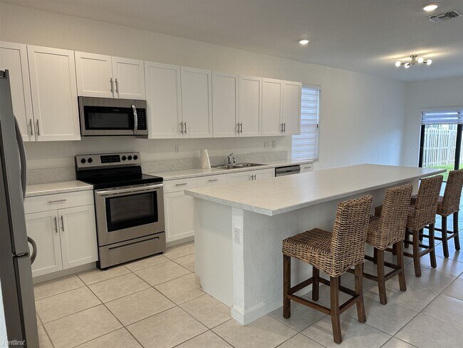 Foto del edificio - 3 br, 2.5 bath Townhome - S Allapattah Gar...