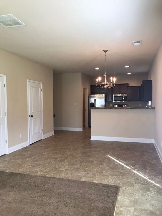 Building Photo - Olive Branch -  4 Bedrooms, 2 Full Baths a...