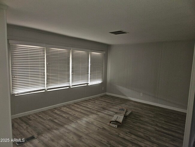 Building Photo - 720 S 97th Pl