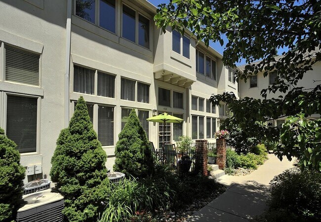 Photo - 454 S Lafayette St Townhome