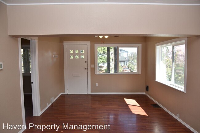 Building Photo - 3 br, 1 bath House - 2350 S Grant Ave