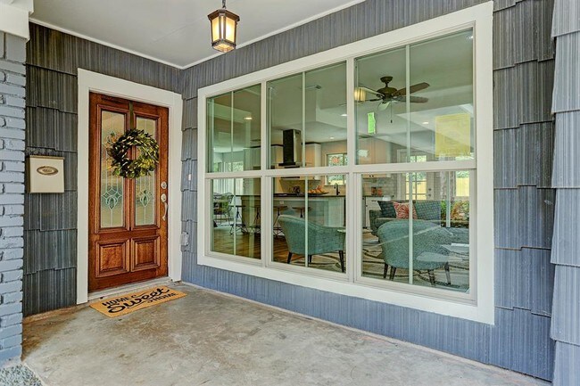 Building Photo - 6027 Pineshade Ln