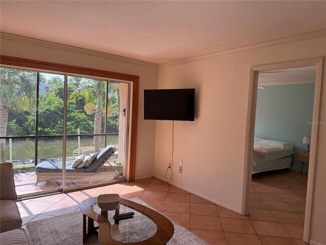 Foto del edificio - 1650 Pine Tree Ln