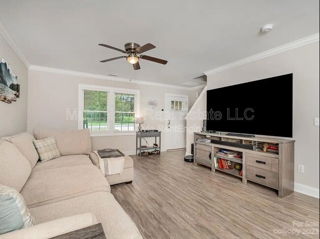 Photo - 1328 26th Ave NE House