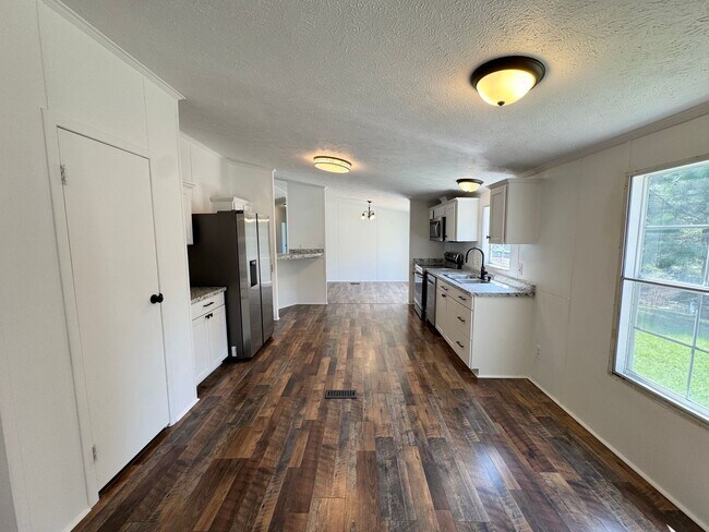Foto del edificio - 8600 Bragg Dr