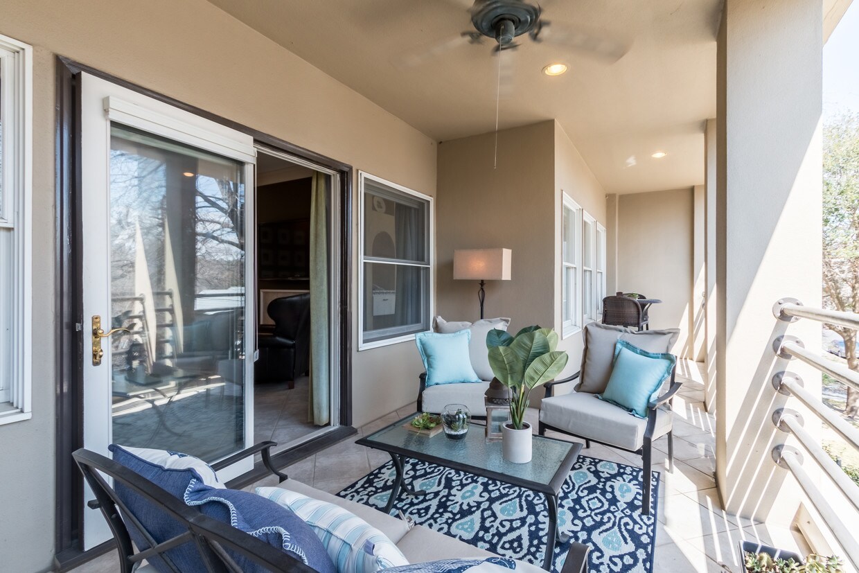 Patio al aire libre (vista de capital) - 1200 Baylor St