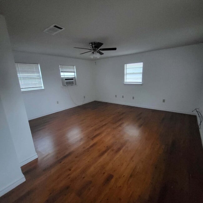 Foto del edificio - 702 8th St