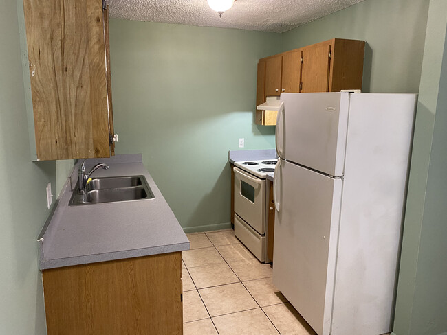 Building Photo - 3010 Ernest Dr