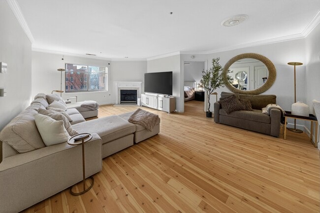 Photo - 1050 N Stuart St House