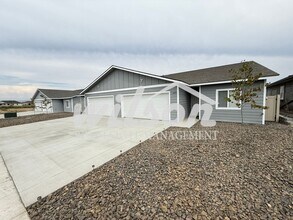 Building Photo - 2507-2509 S 47th Ave
