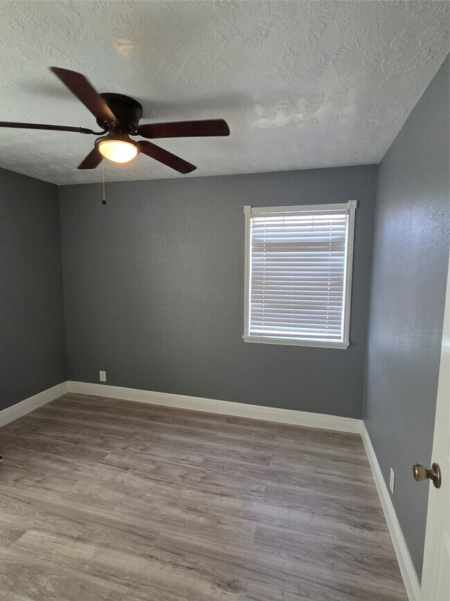 Foto del edificio - 9330 Chesterfield Dr