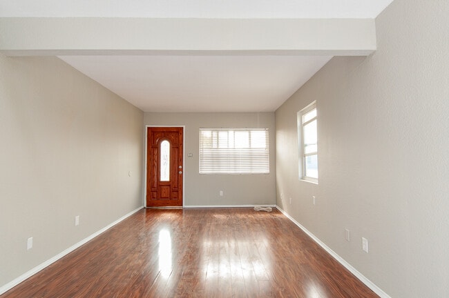 Building Photo - 1835 Carmona Ave