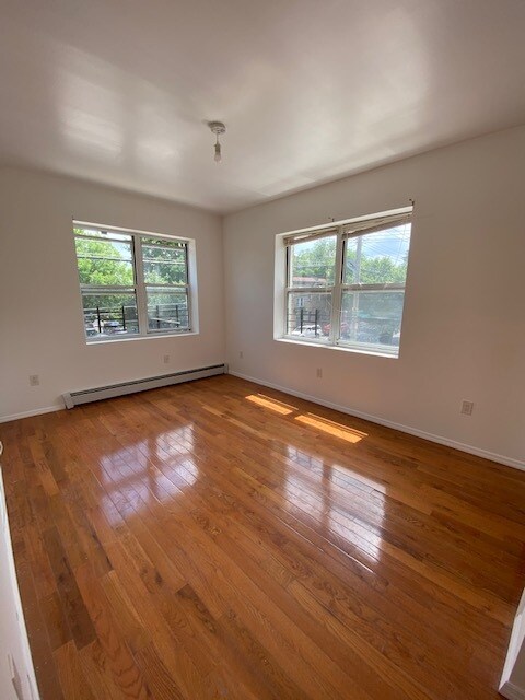 Foto del edificio - 10617 Waltham St