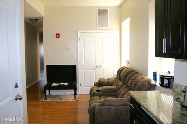 Foto del edificio - 2 br, 2 bath Townhome - 1625 W Diamond St 1