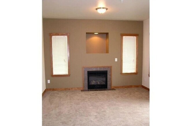 Building Photo - First Floor 2 Bedroom Cordata Condo