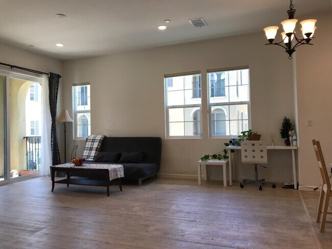 Foto del edificio - 39850 Sawyer Terrace