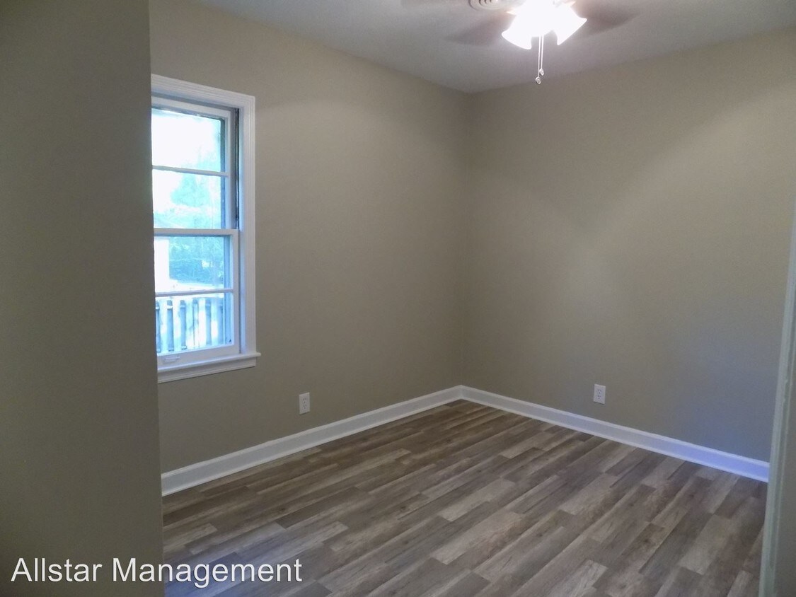 Foto principal - 4 br, 2 bath House - 9237 Mason St