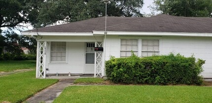 Building Photo - 2556-2558 Broadway