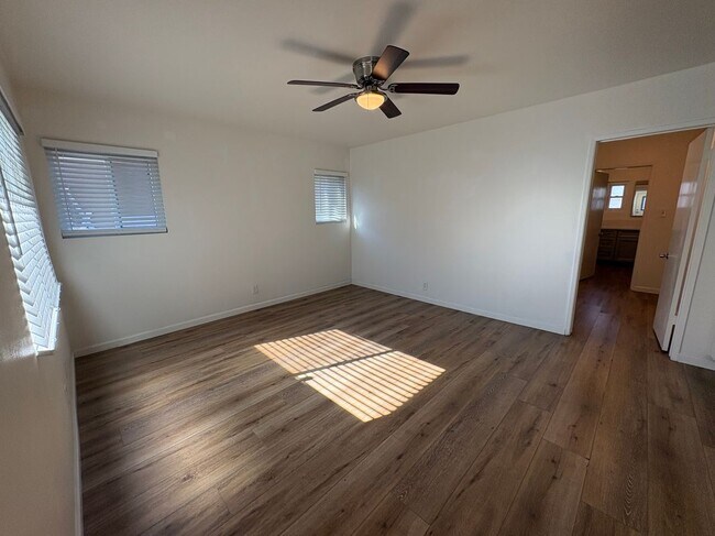 Foto del edificio - 3011 E 7th St