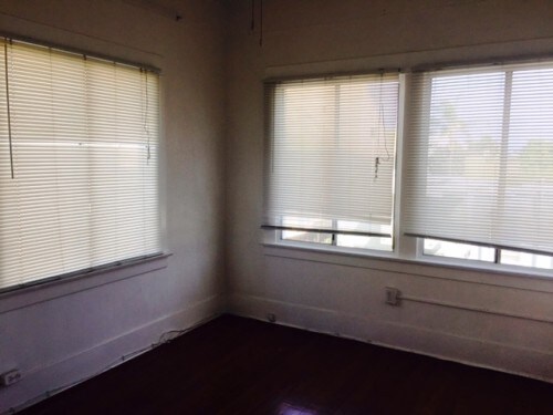 Foto del edificio - 30 Dudley Ave