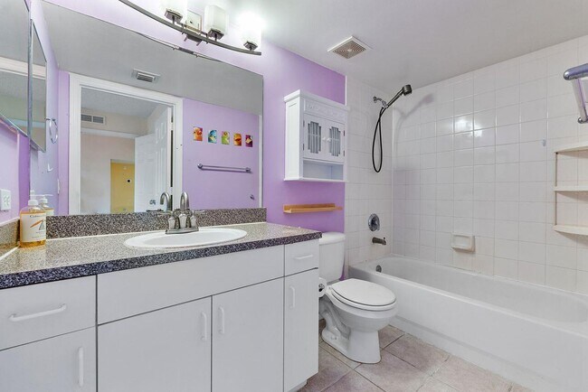 Foto del edificio - 5011 Wiles Rd