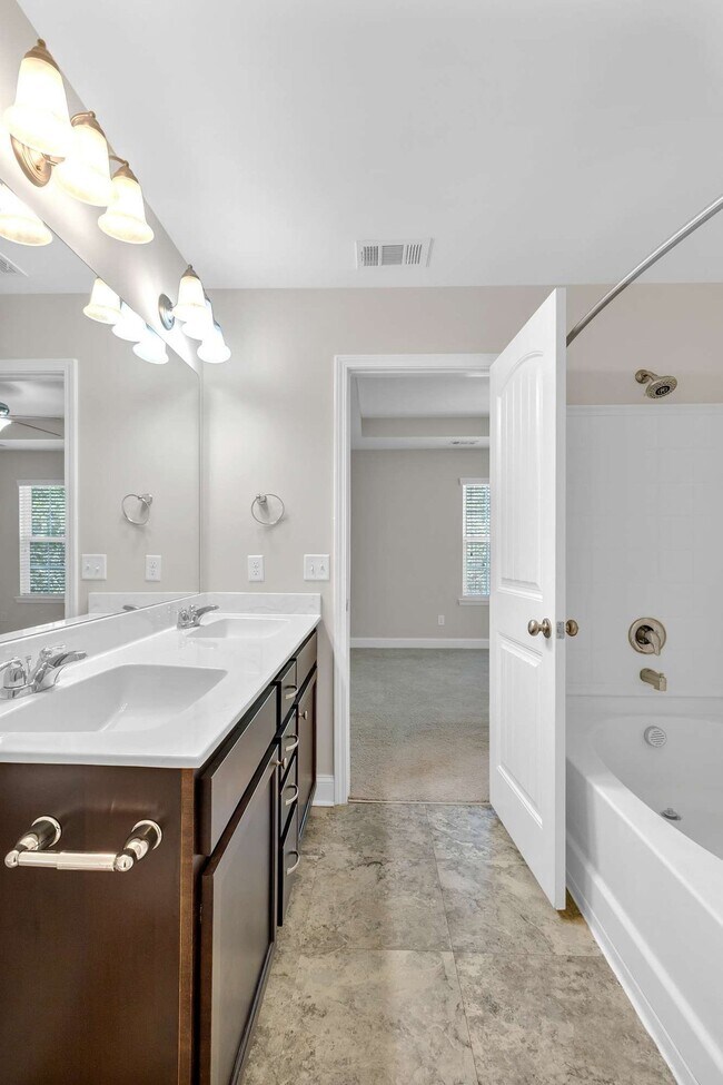 Foto del edificio - 509 Ferguson Ln