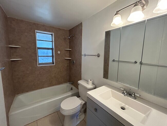 Foto del edificio - 10415 Alma St