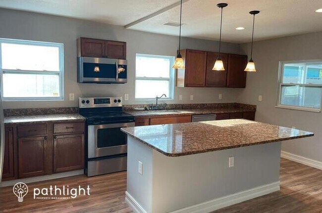 Foto del edificio - 4280 70Th Avenue N