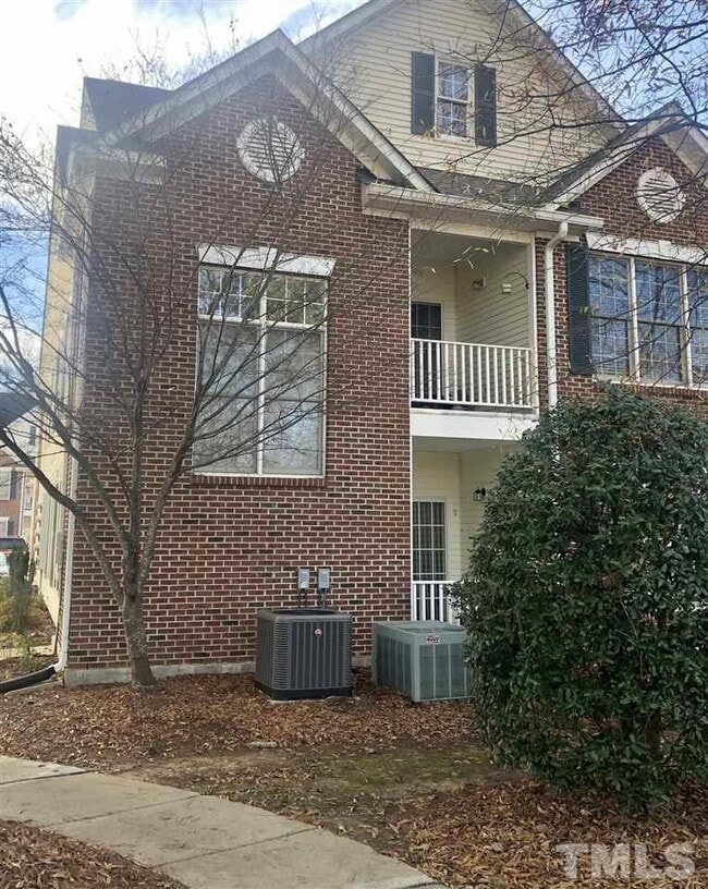 Building Photo - 2424 Kudrow Ln
