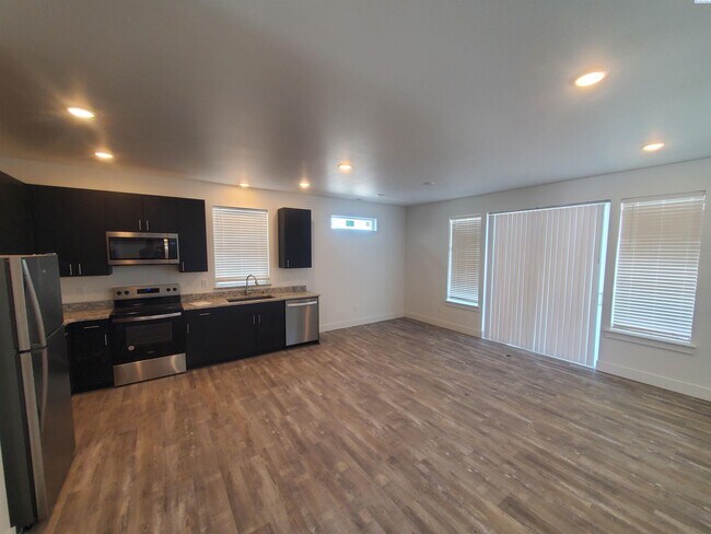 Foto del edificio - Brand New For Rent