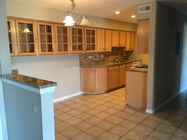 Foto del edificio - 1627 N Windsor Dr