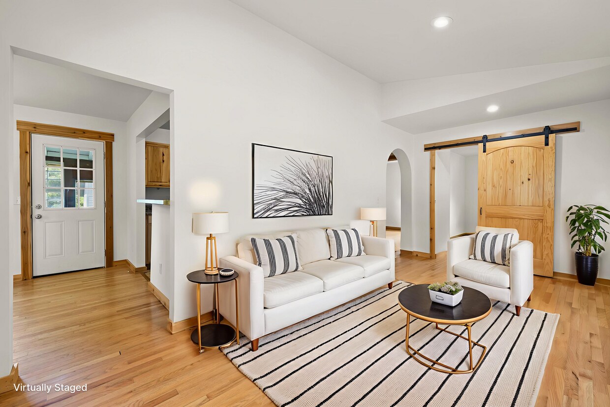 Foto principal - Unique 2-Bedroom, 1-Bathroom with Loft Spa...