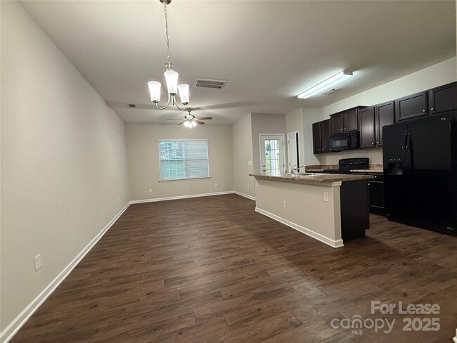 Foto del edificio - 7602 Galvin St