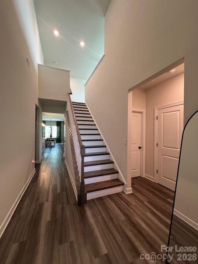 Building Photo - 8921 Pennegrove Cir