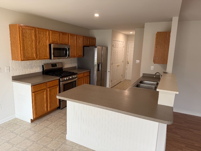 Building Photo - 45 Anchor Ln