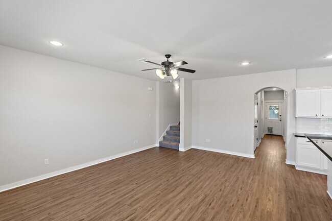 Foto del edificio - 415 Goldilocks Ln