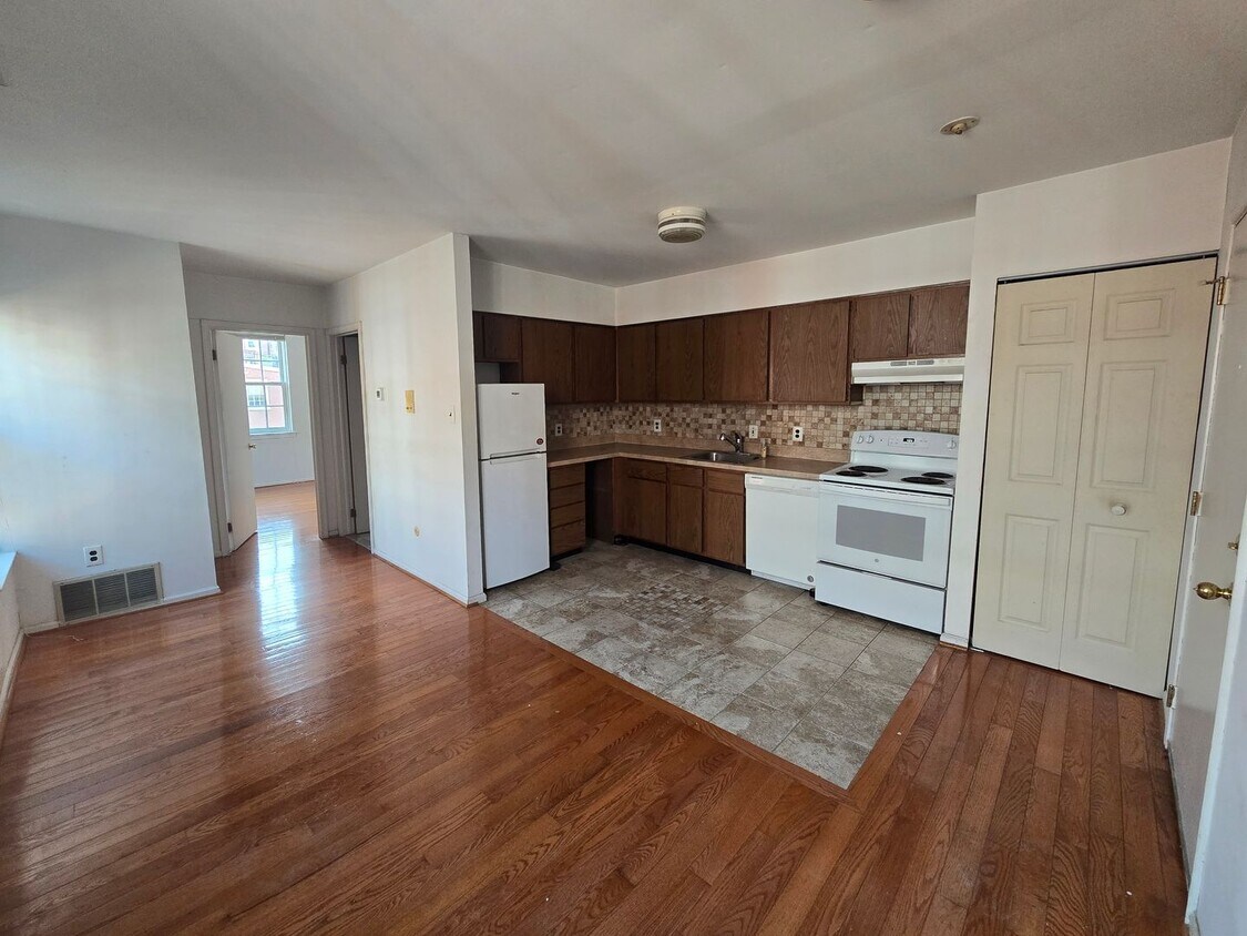 Foto principal - Bright 1 bedroom in washington square west...