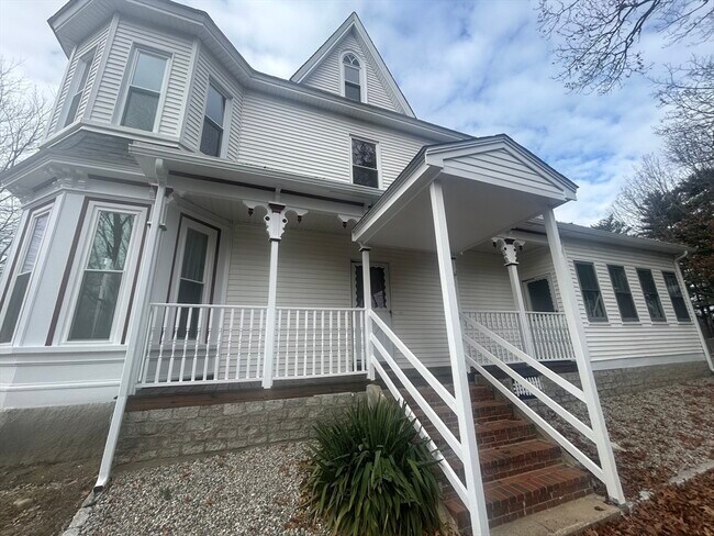 Building Photo - 1 Chapel Pl