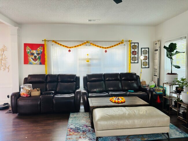Foto del edificio - 5955 Barrington Ln