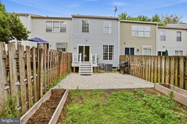 Building Photo - 346 Stable View Terrace NE