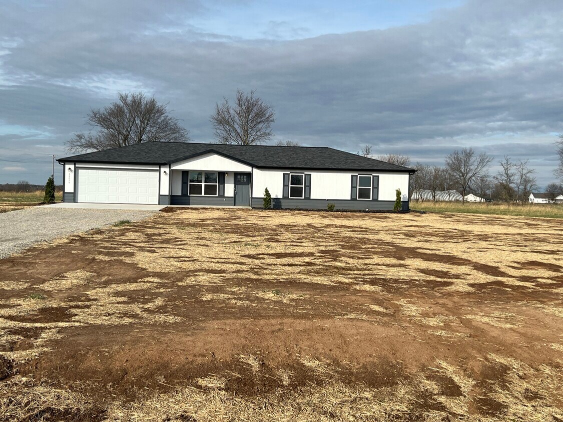 24024 Lawrence, Marionville, MO 65705 House for Rent in Marionville