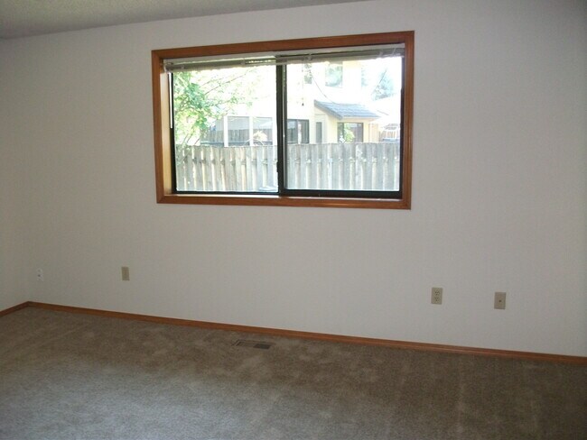 Foto del edificio - Great Location! 3 Bed/2 Bath Single Story ...