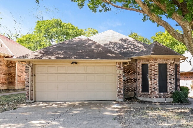Building Photo - 111 Streamside Dr