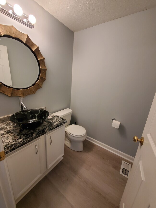 Foto del edificio - 4807 Grafton Rd