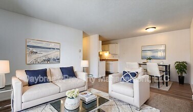 Building Photo - 2414 3rd Ave N