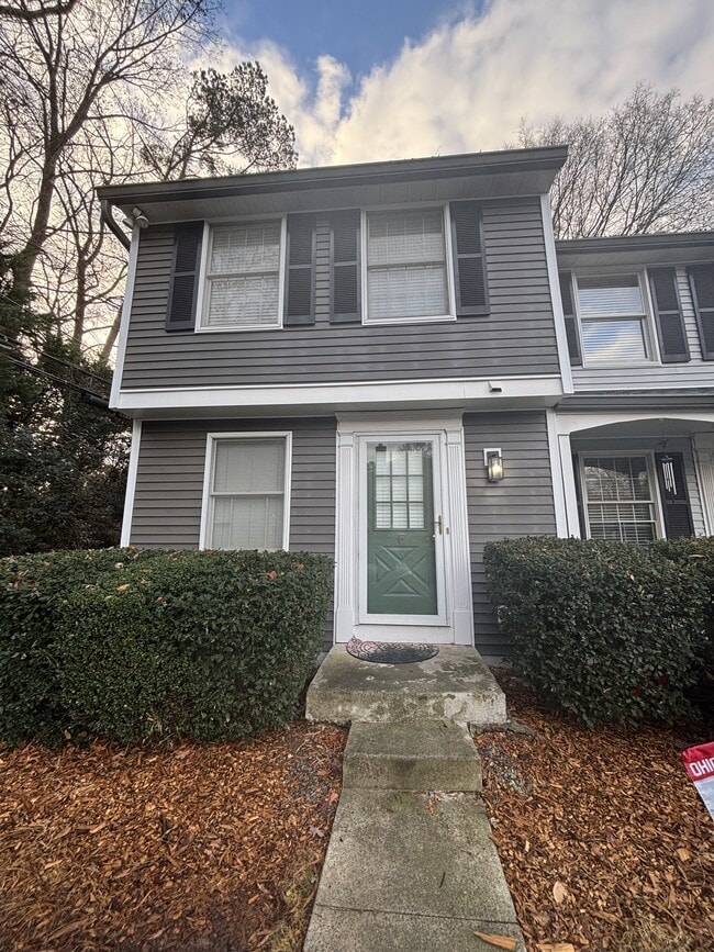 Foto del edificio - 1227 Scaleybark Rd