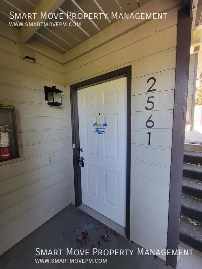 Building Photo - 2561 Targee-